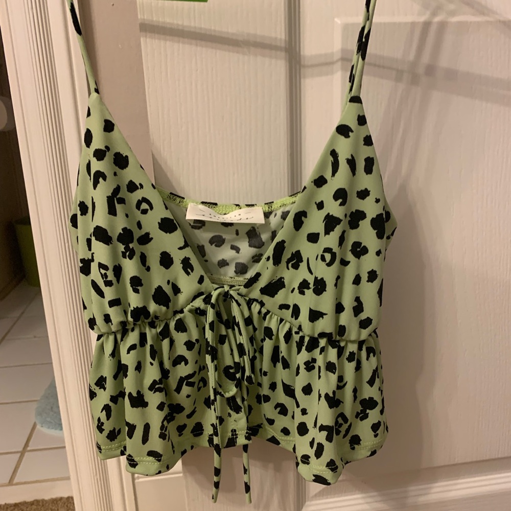 American threads tank! Never worn. Fits very well. Size small